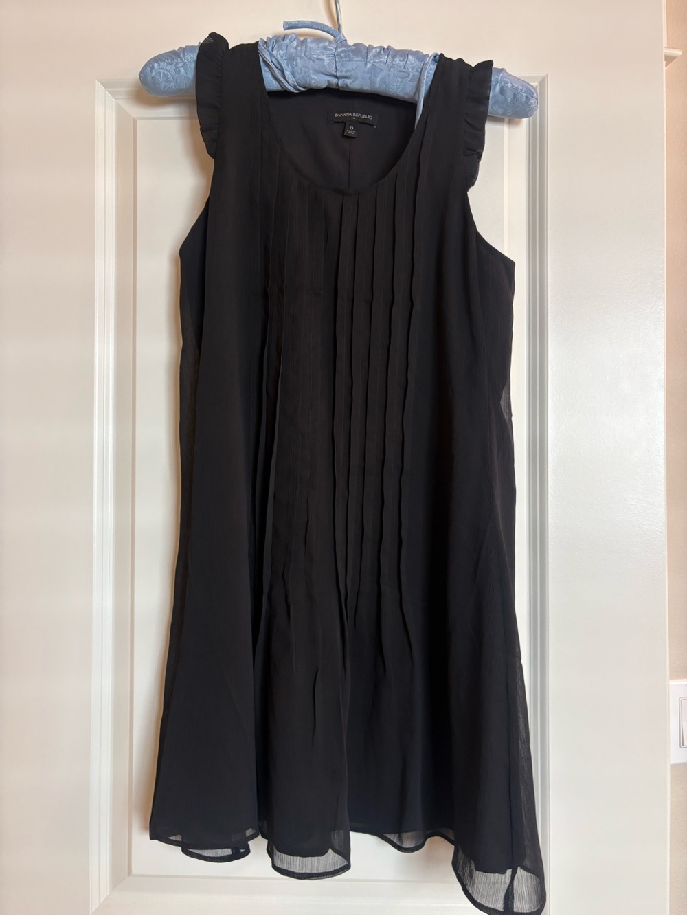 Banana Republic Black Sleeveless Pleated Mini Dress size 0